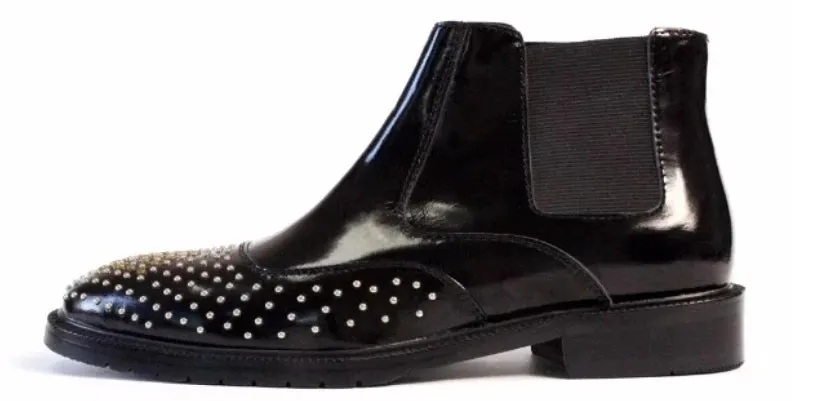 Classic Leather Chelsea Boots