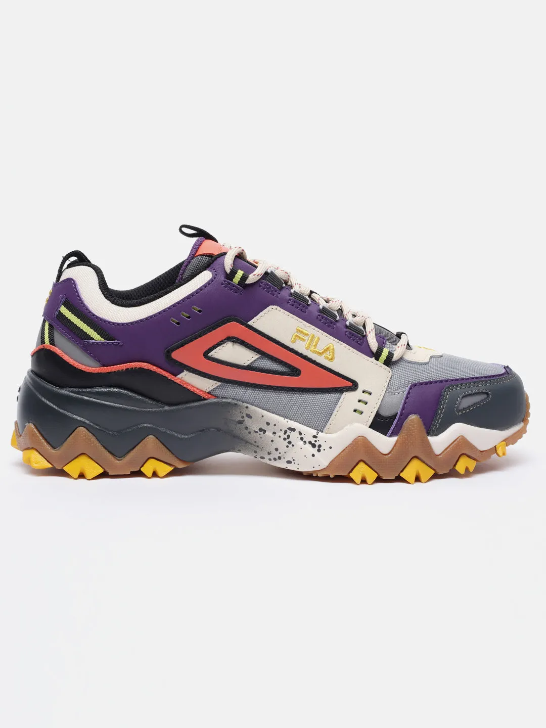 Fila Red Oakmont Tr Men's Running Shoes