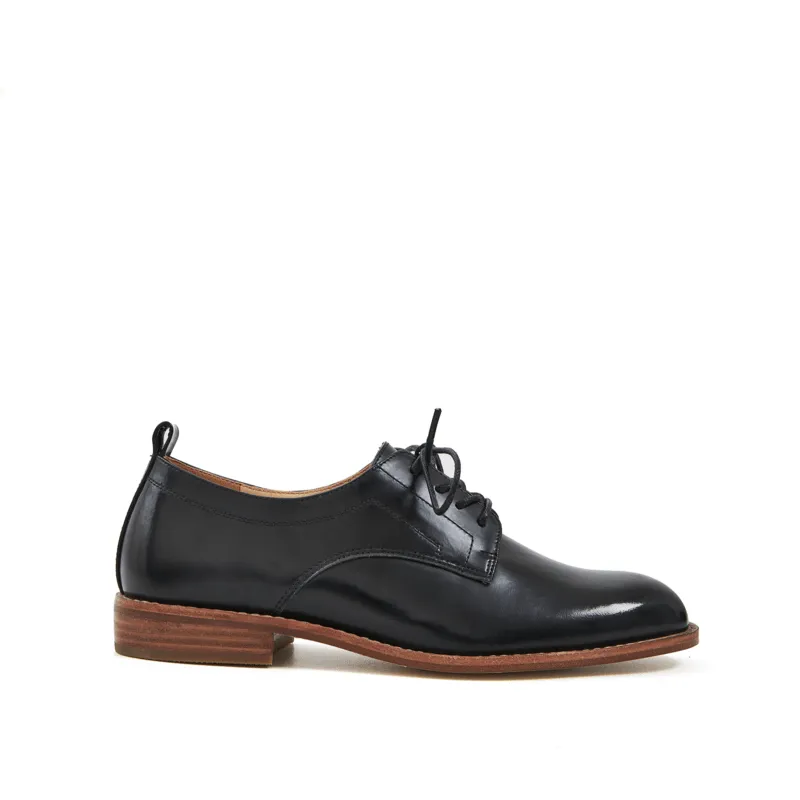Maureen Classic Derby in Cow Leather