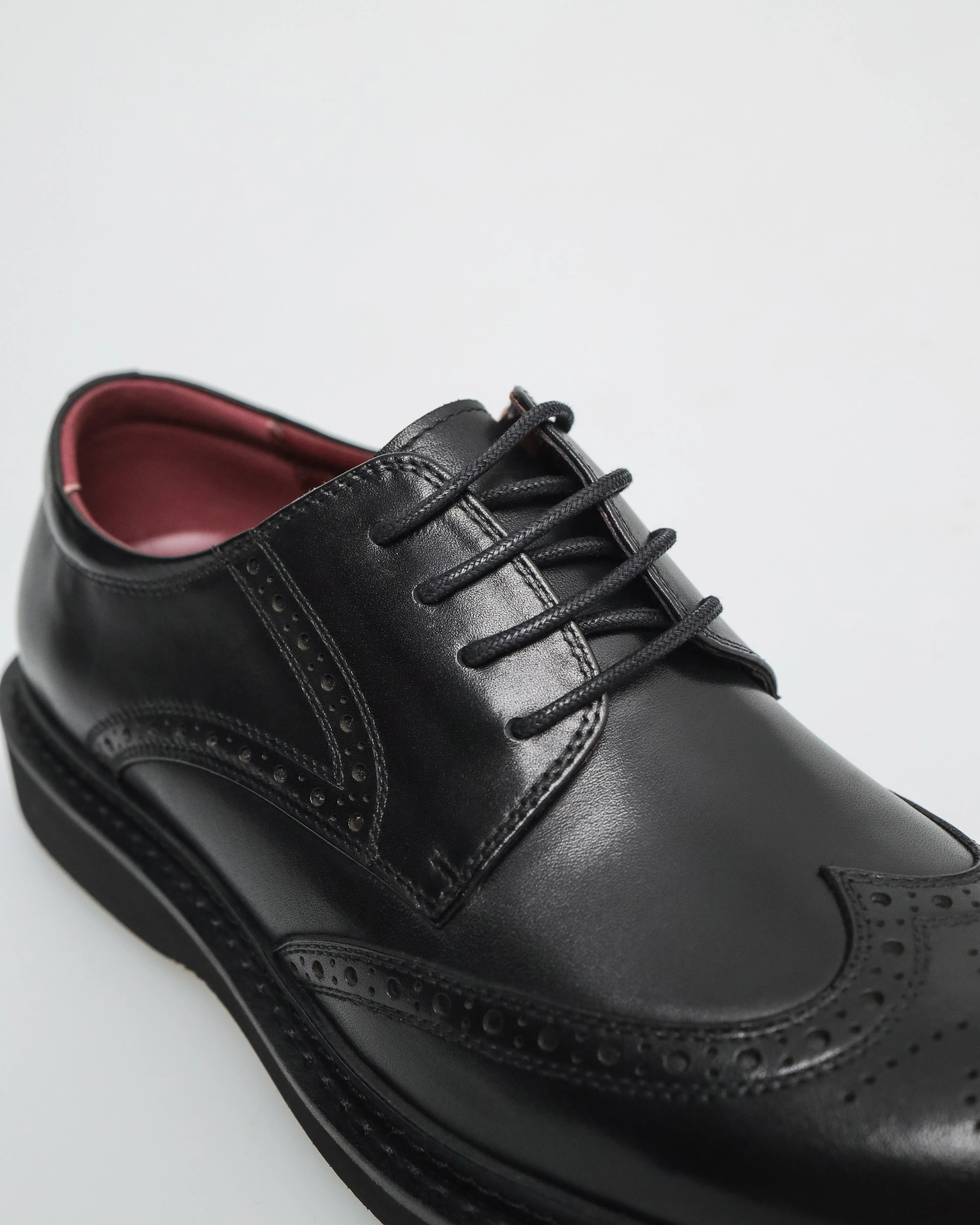 Tomaz HF078 Men's Classic Perforated Derby
